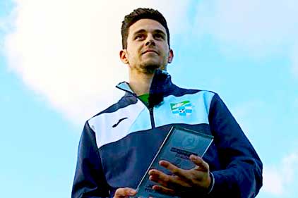 https://www.supercoke.es/lashurdescf/wp-content/uploads/2020/03/Tarvillo-premio-gol.jpg